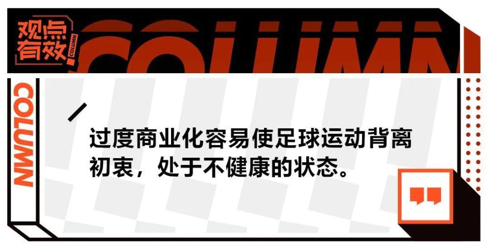 星爷全程笑着看完三个人的表演，当主持人问谁演得最好的时候，他答：;我